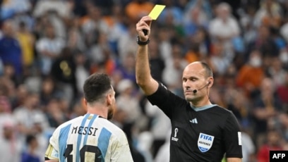 VOA Kartu kuning Messi