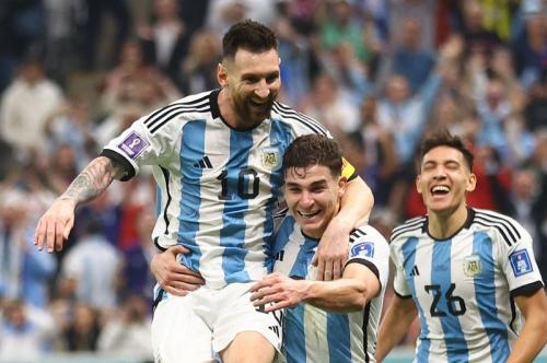 hasil-timnas-argentina-vs-kroasia-di-semifinal-piala-dunia-2022-lionel-messi-dan-julian-alvarez-kubur-vatreni-3-0-AhBseEFifN