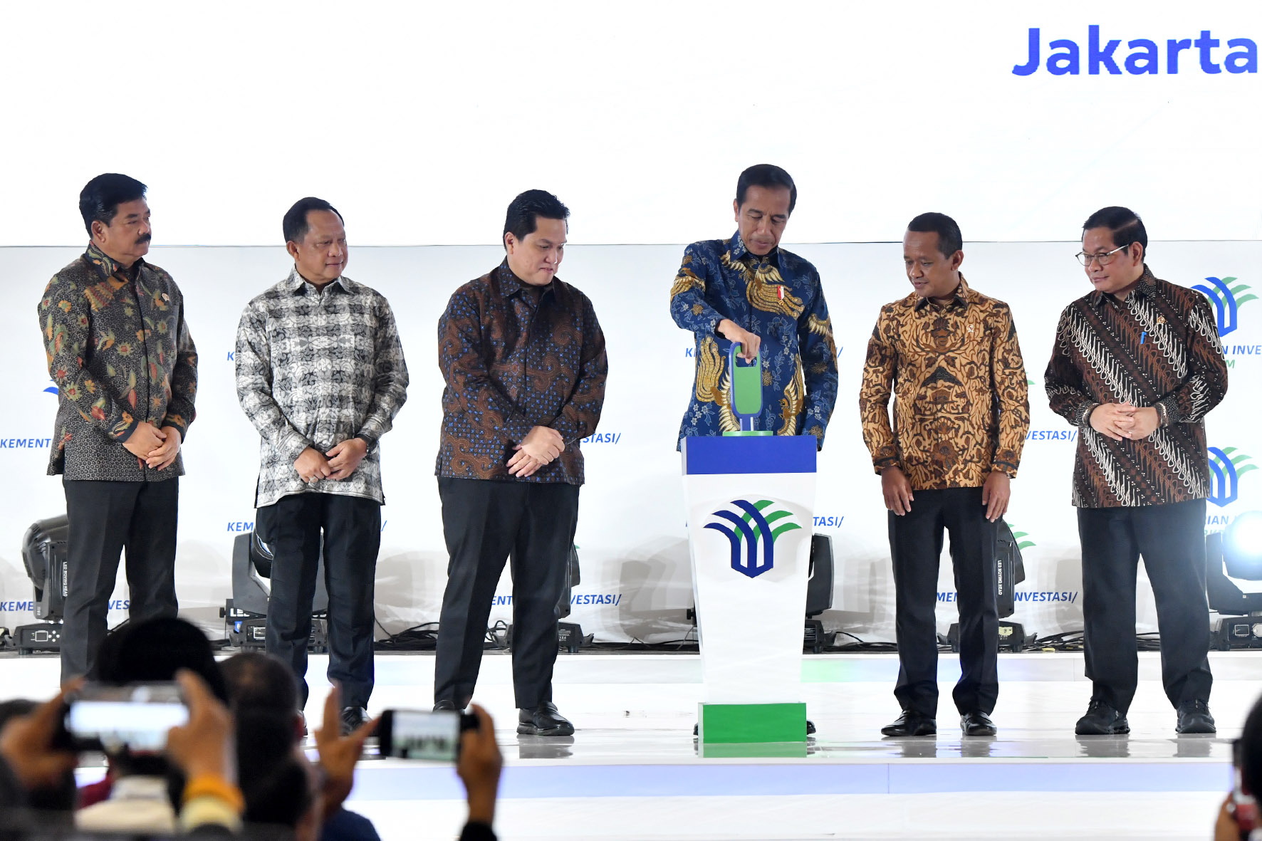 Presiden Jokowi membuka Rakornas Investasi, Kamis (07/12/2023), di Balai Kartini Exhibition and Convention Center, Jakarta. (Foto: Humas Setkab/Agung)