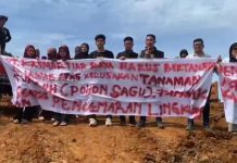 Diduga Serobot Lahan Warga, Aktivitas Tambang PT KTR Dihentikan Massa