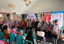 Berbagi Berkah Ramadhan, OASE SMPN 2 Kendari Salurkan Bantuan untuk Yatim, Dhuafa dan Anak Stunting