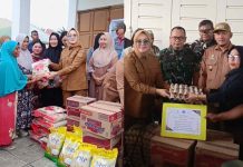 Respons Cepat Pemkot Kendari, Wali Kota Temui Warga dan Serahkan Bantuan Banjir
