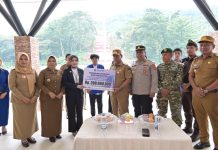 Dukung Pendidikan di Kolaka Utara, Bank Sultra Salurkan Beasiswa CSR bagi Mahasiswa UMKOTA